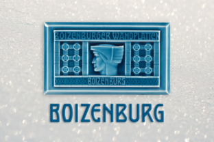 Boizenburg Font: A Designer's Review of the Retro Display Typeface